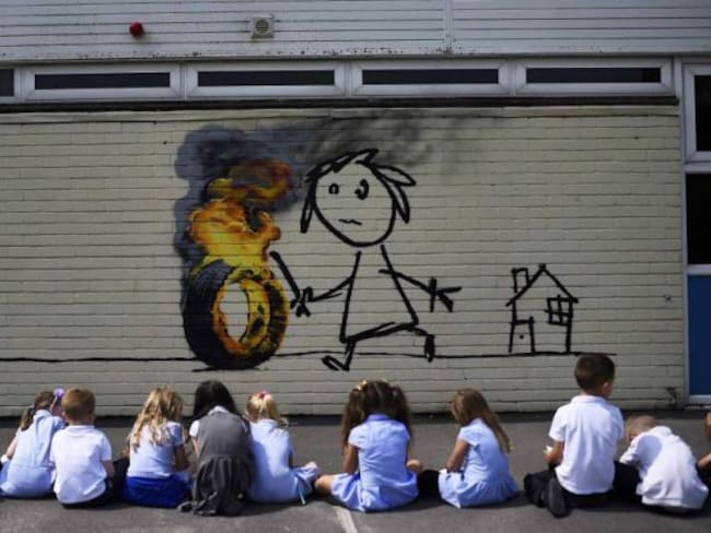 Banksy regala una obra suya a escuela primaria de Bristol