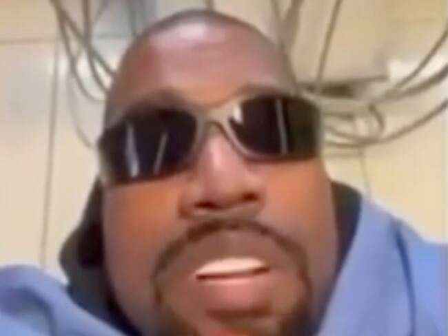 Kanye West vende playera con esvástica en su tienda Yeezy por 20 dólares tras publicaciones ofensivas en X