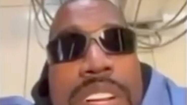 Kanye West vende playera con esvástica en su tienda Yeezy por 20 dólares tras publicaciones ofensivas en X