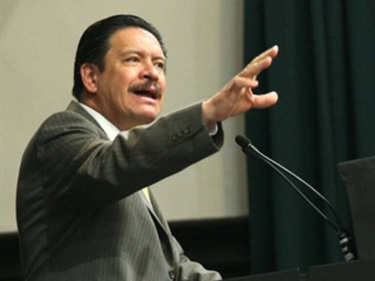 Emplazan notables al SME y a Segob