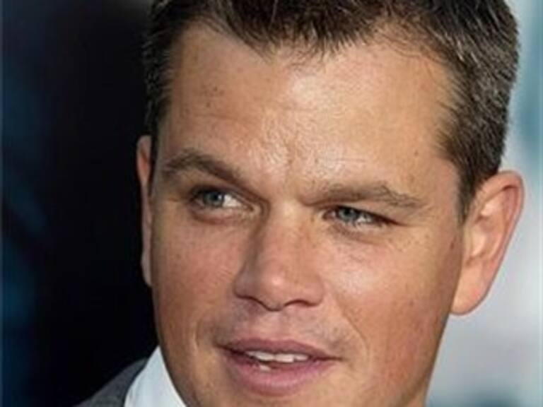 Visita Matt Damon a refugiados en Sudáfrica