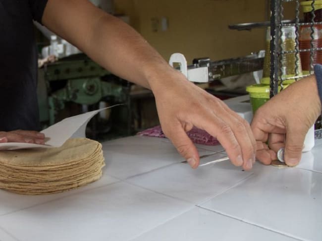 Industriales de la masa no descartan incremento al precio de tortilla