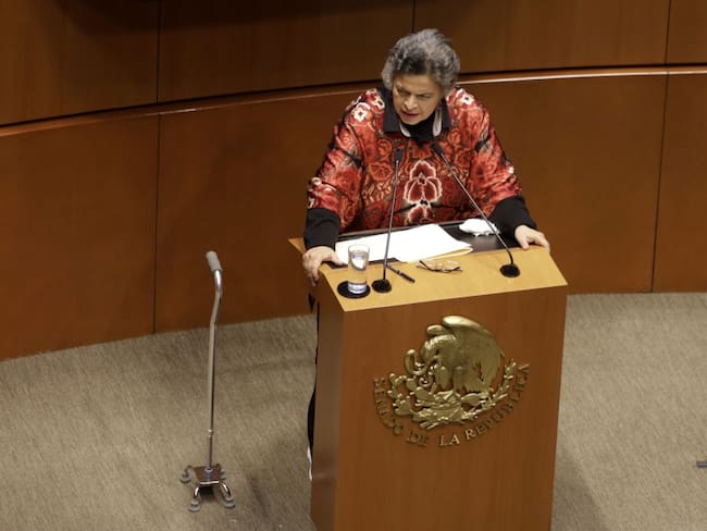 Se destapa Beatriz Paredes como aspirante presidencial en pasarela priista