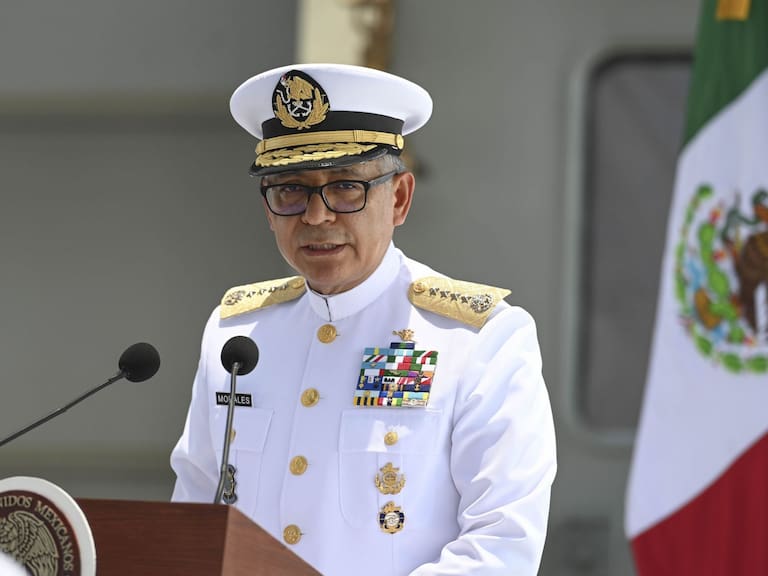 Raymundo Pedro Morales Ángeles, secretario de Marina, se reunirá con el nuevo presidente de la Comisión de Marina del Senado, Carlos Lomelí, por huachicol fiscal.