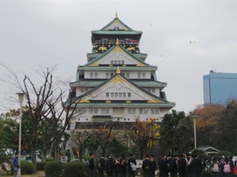 Recorriendo el castillo de Osaka