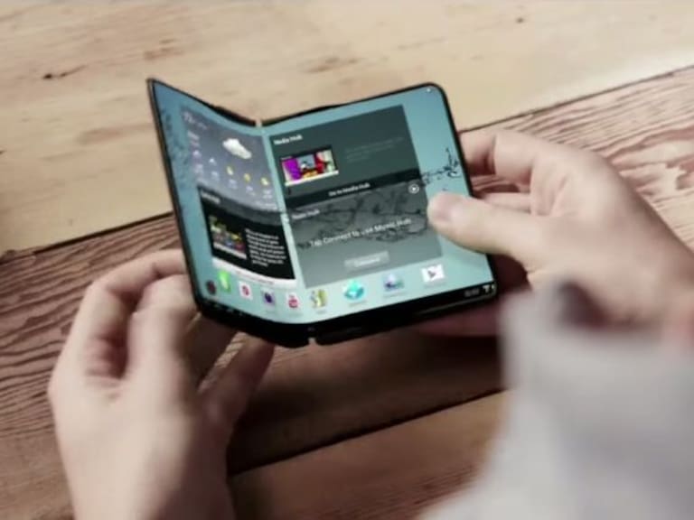 Presentan tablet que se dobla y teléfono plegable