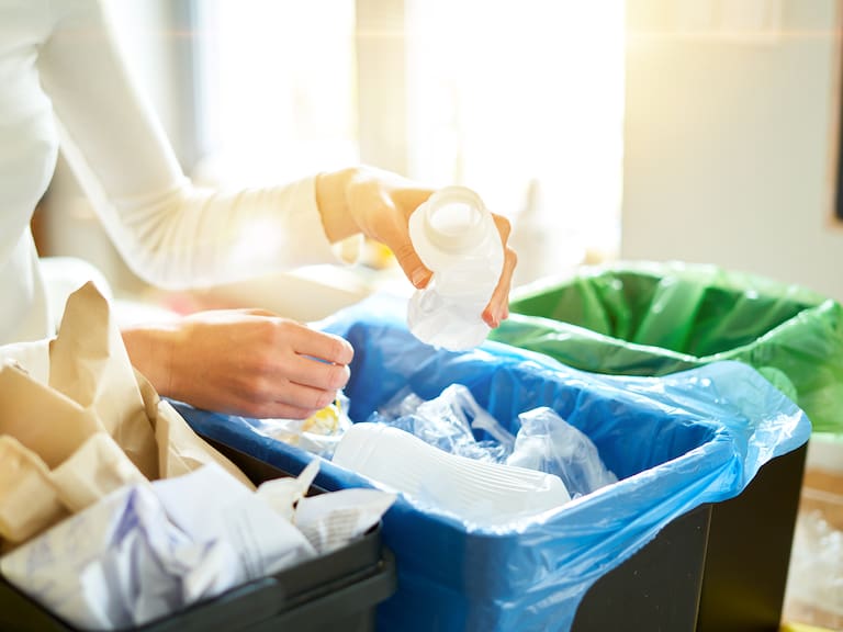 Conoce el tipo de residuos que se puede llevar el camión de la basura los miércoles.