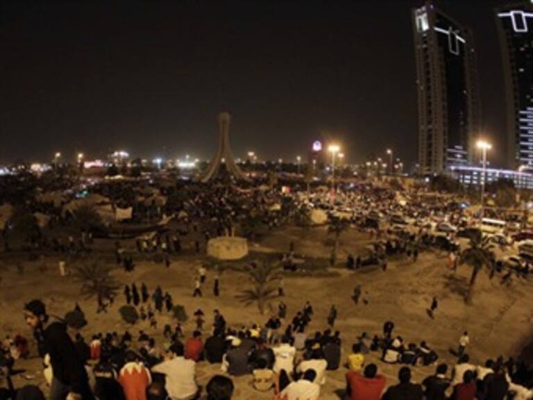Bahrein: Lanzan gases contra manifestantes