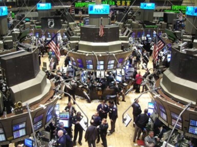 Wall Street cierra con mayor incremento desde 2008