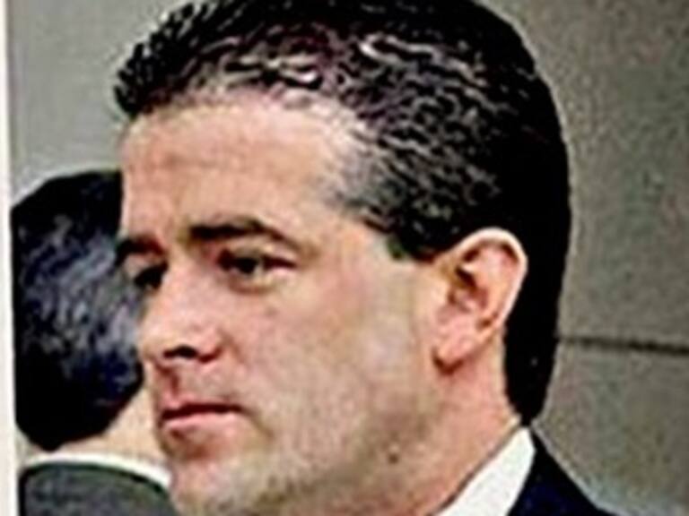 Declara en el extranjero dueño de casino Royale