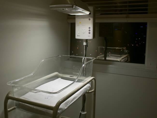 Mujer denuncia robo de sus mellizos; Hospital asegura que eran tumores