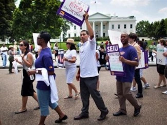 Enciende 'objeto humeante' alarma en Casa Blanca