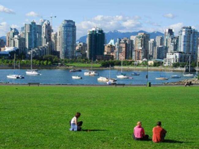 Canada Day 'Lobby W' con Marco Daniel y Gustavo Miranda