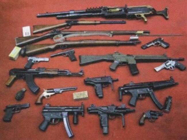 Decomisa EUA cientos de armas destinadas a México