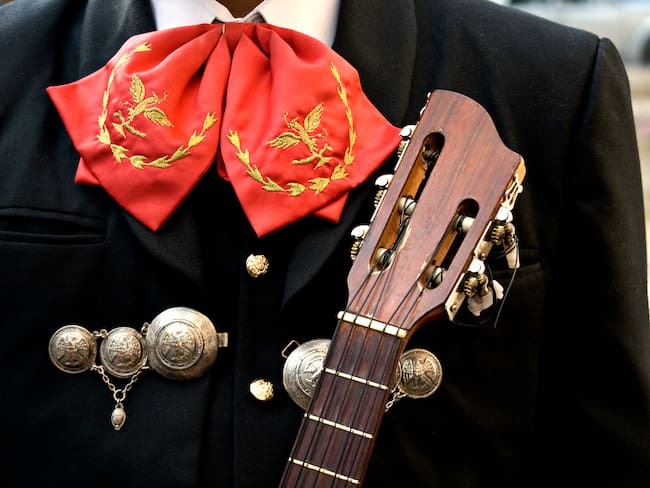 Mariachi mexicano hace historia en la NFL al interpretar el himno de EUA en Soldier Field