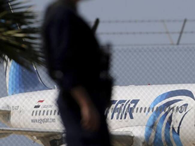 Desaparición de avión de Egyptair pudo tratarse de un atentado terrorista