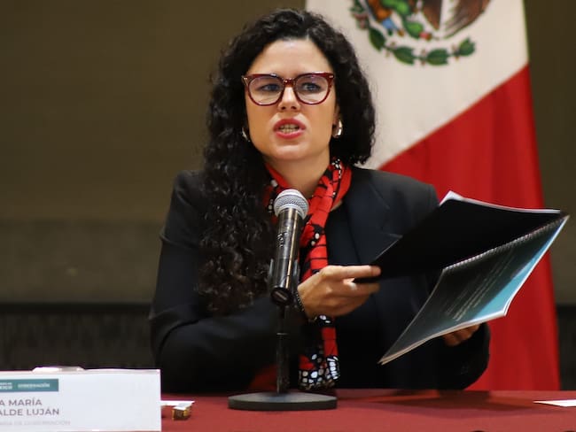 Luisa Alcalde responsabiliza a los medios de campaña sobre la censura