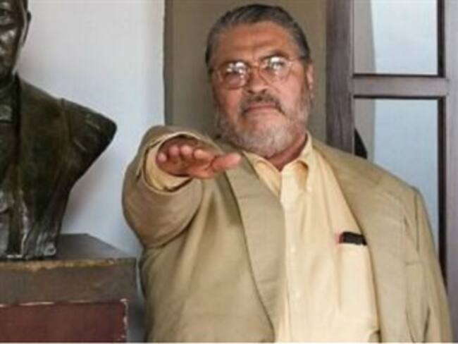 Cesan a funcionario Gilberto Sánchez por fotos de chicas en Facebook