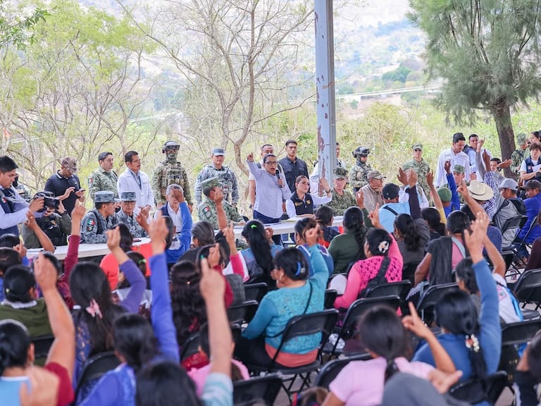 Familias desplazadas de Chilapa iniciaron el retorno a sus comunidades con acompañamiento de autoridades federales