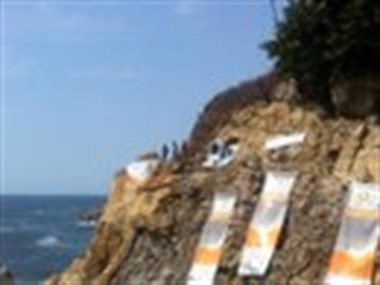 Realizan torneo de clavados en la Quebrada