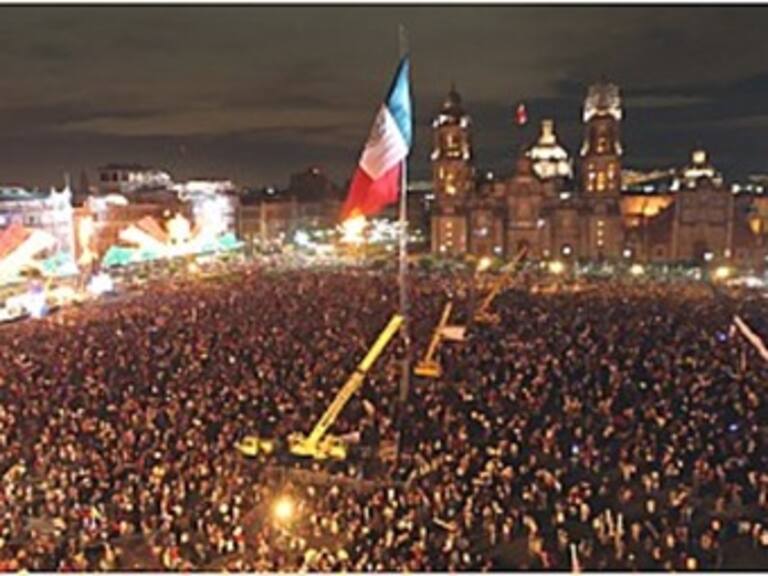 Genera espectáculo de luces caos en el Zócalo