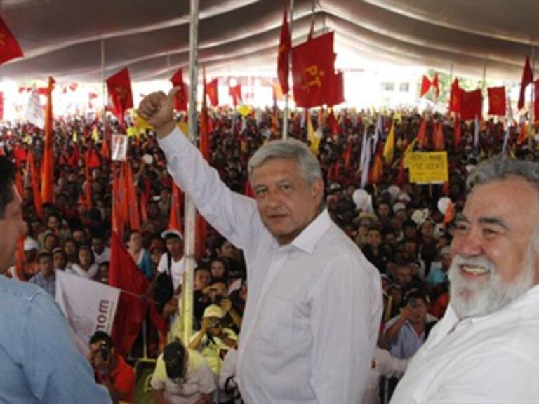 Arremete AMLO contra propuestas y lujos de EPN