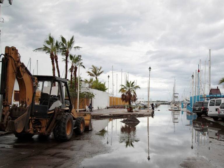 Restablece CFE servicio al 80% en estados afectados por huracán "Hilary"