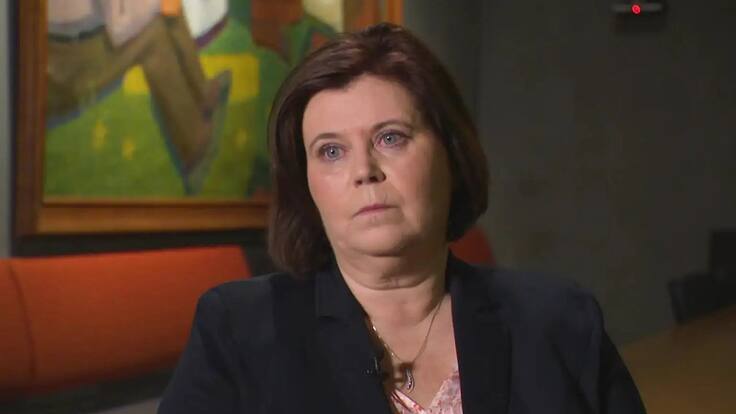 Ministra de Islandia renuncia: Admite que tuvo un hijo con un menor de edad