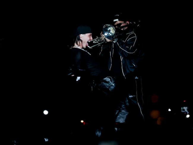 ¿Te pueden multar por escuchar o cantar narcocorridos? Estos estados están prohibiendo la apología del delito