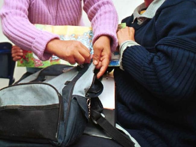 Llama UNPF a revisar desde casa las mochilas de los menores