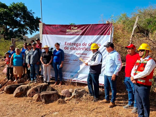 CFE concluye obras de electrificación en Michoacán: Municipios beneficiados y resultados