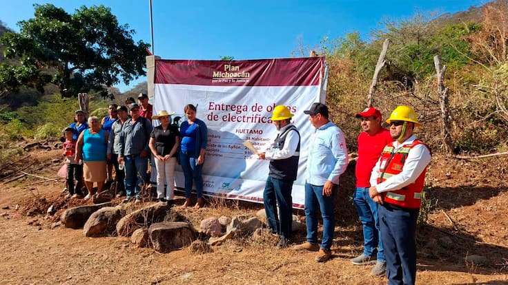 CFE concluye obras de electrificación en Michoacán: Municipios beneficiados y resultados