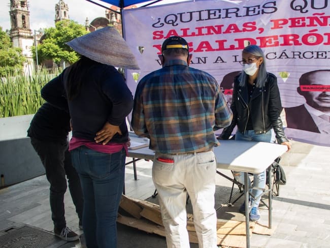 Reciben diputados minuta para convocatoria de consulta contra expresidentes