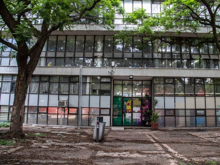 Facultad de Economía de la UNAM fue desalojada