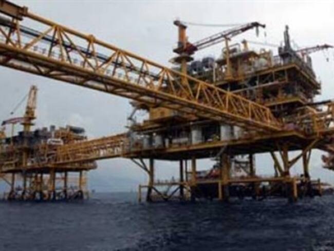Pemex demanda a empresas EU por tráfico combustible