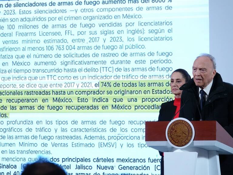 Alejandro Gertz Manero, fiscal General de la República, explica sobre el informe presentado por el Departamento de Justicia de los Estados Unidos en el que aceptan que el 74% de las armas incautadas en México fueron producidas en EUA.
