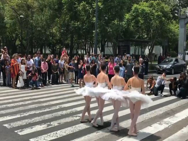 Ballet sorprende en las calles de la CDMX