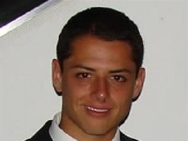 Destacan acercamiento de 'Chicharito' con delanteros del ManU