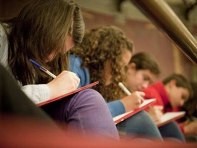 "Resultados de prueba PLANEA". Educación XXI del sábado 21 de noviembre.