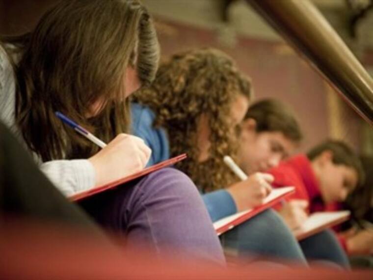 "Resultados de prueba PLANEA". Educación XXI del sábado 21 de noviembre.