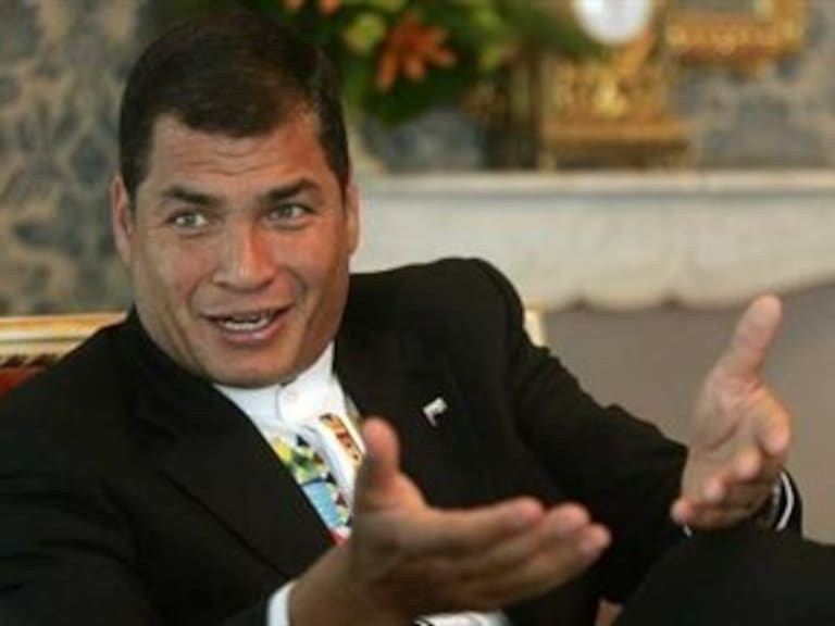 Presenta Correa temas de consulta a Corte Constitucional
