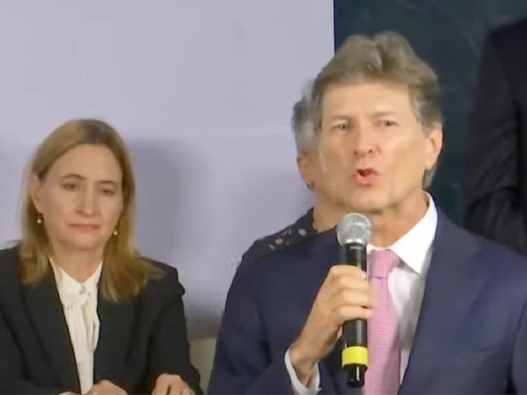 Se registra Enrique de la Madrid como aspirante por el FAM