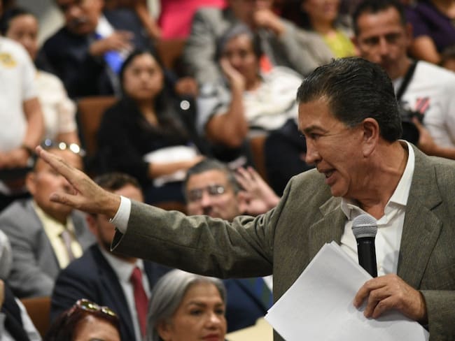 Héctor Yunes renuncia al PRI tras 45 años de militancia