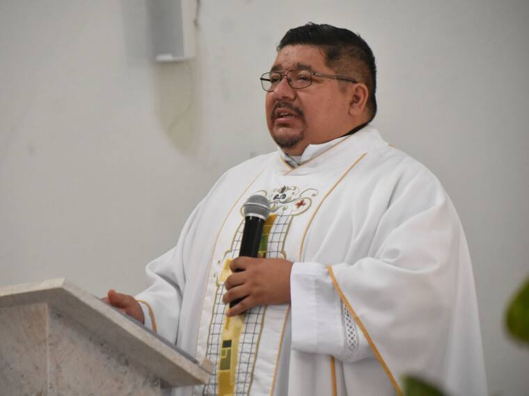 Balean a jovenes estudiantes de Ayotzinapa