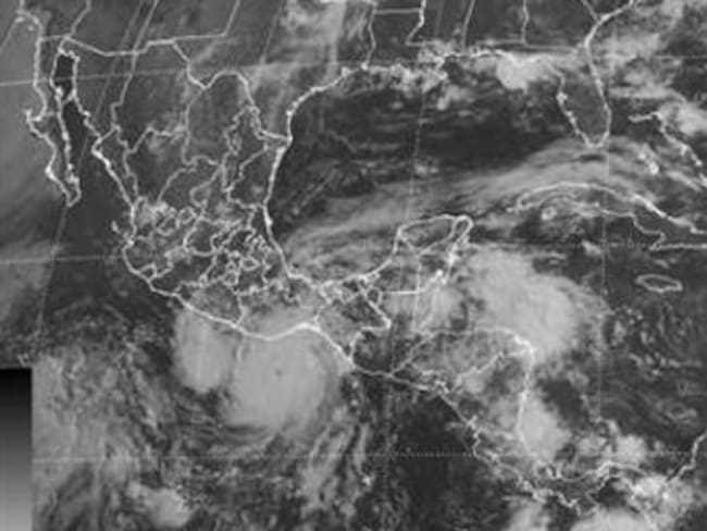 Toca tierra Huracán Carlotta en el sur del país