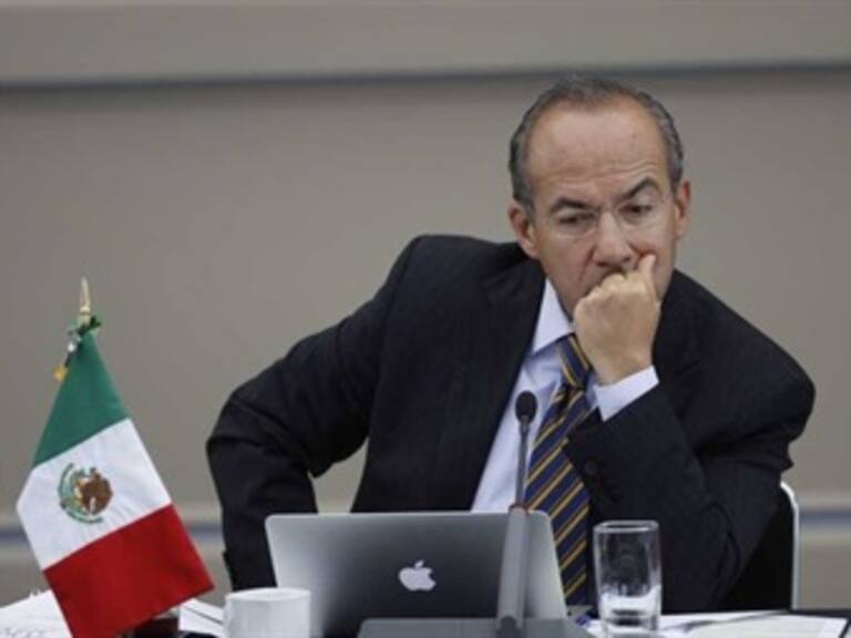 Empresarios dan baja calificación a Calderón en combate a pobreza e inseguridad
