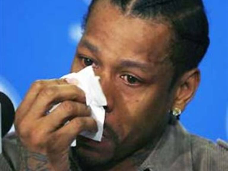 Iverson llora en su regreso a Filadelfia