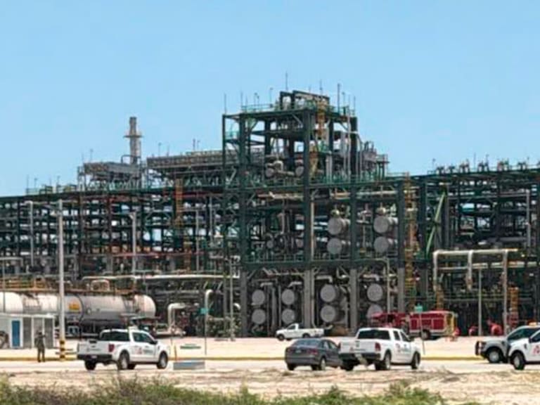 MX- Pemex atendió de inmediato un fuego incipiente en la Refinería Olmeca