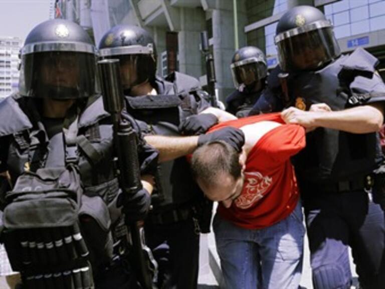 Deja choque entre mineros y policía más de 20 heridos en Madrid