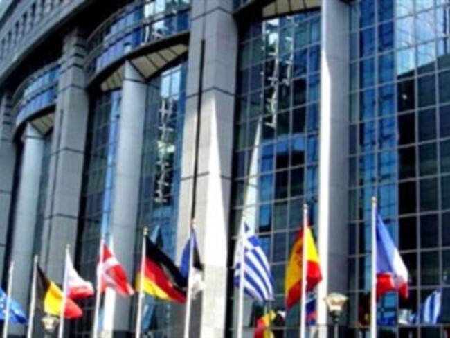 Pide Eurocámara que UE acoja a inmigrantes africanos